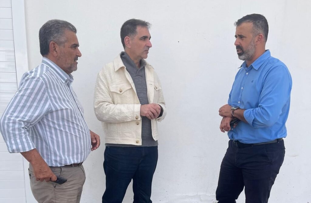Emilio Machín y Mateo Ramón junto al director gerente de Puertos Canarios