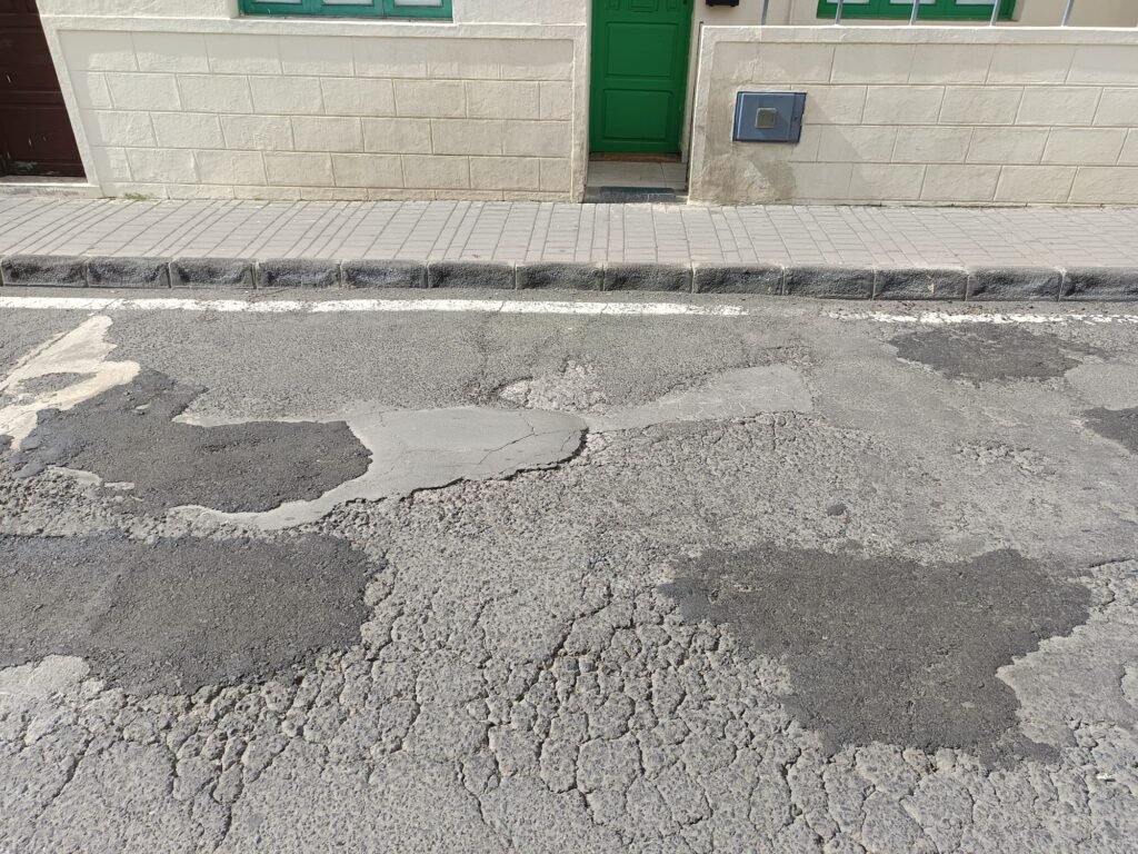 Problemas de asfaltado San Bartolomé